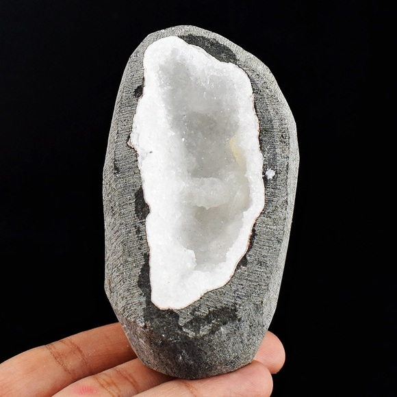 Apophyllite Druzy Geode - Picture 1 of 17